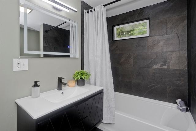 1362 Page Blvd, Springfield, MA 01104