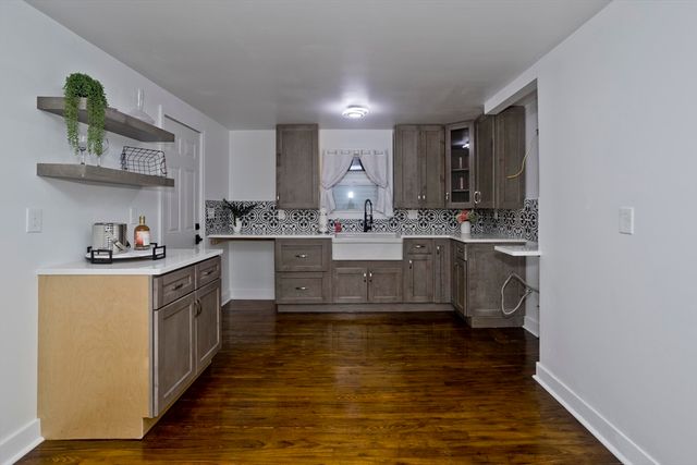 1362 Page Blvd, Springfield, MA 01104