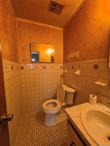 12815 Shery Lane, Southgate, MI 48195