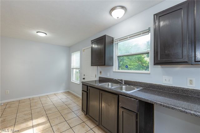 9323 Pratt Avenue, Cleveland, OH 44105
