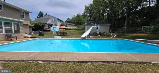 7949 BAYARD DR, Hummelstown, PA 17036