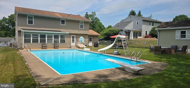7949 BAYARD DR, Hummelstown, PA 17036