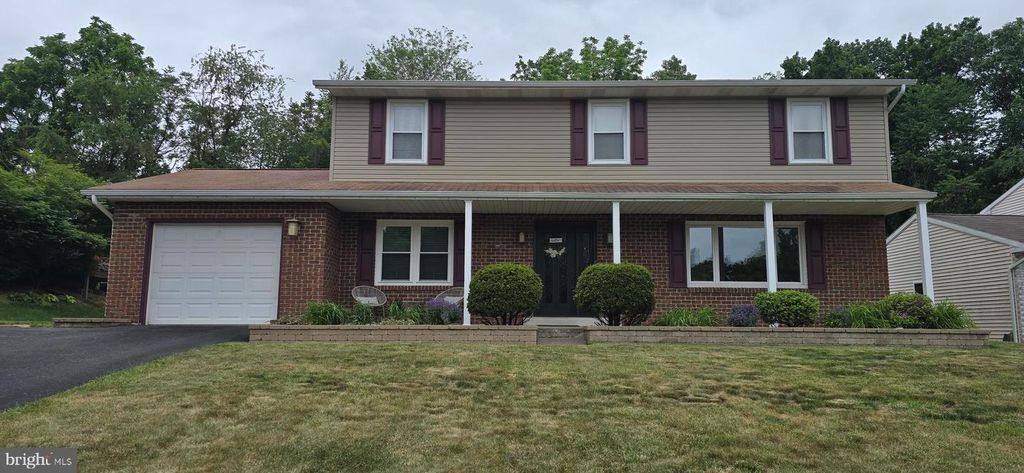 7949 BAYARD DR, Hummelstown, PA 17036
