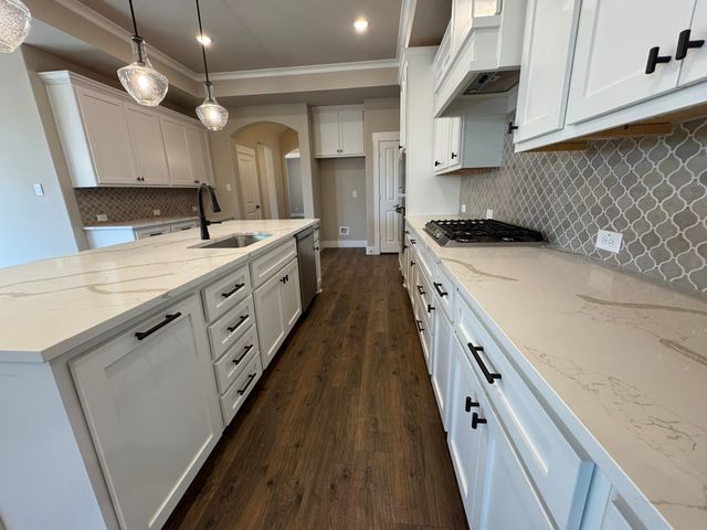 5924 Carmona Trail, Fort Worth, TX 76123