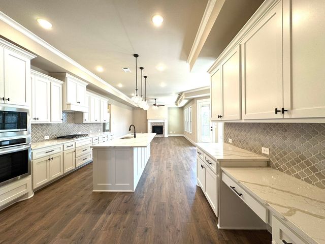 5924 Carmona Trail, Fort Worth, TX 76123