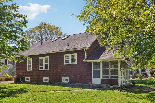 3908 W Kane Avenue, Mchenry, IL 60050