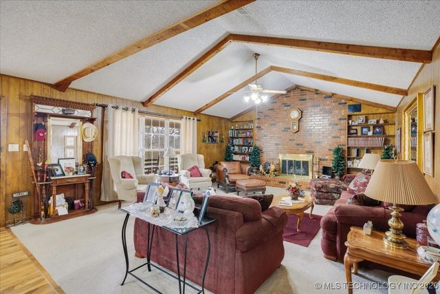 2276 State Route 70 E, Calera, OK 74730