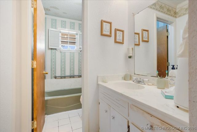 2276 State Route 70 E, Calera, OK 74730