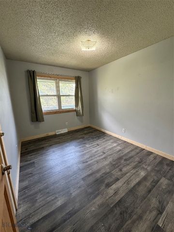 1902 Stuart Avenue, Butte, MT 59701