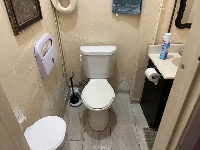 8920 S Western, Los Angeles, CA 90047