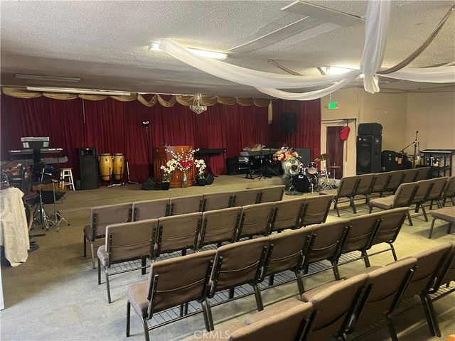 8920 S Western, Los Angeles, CA 90047