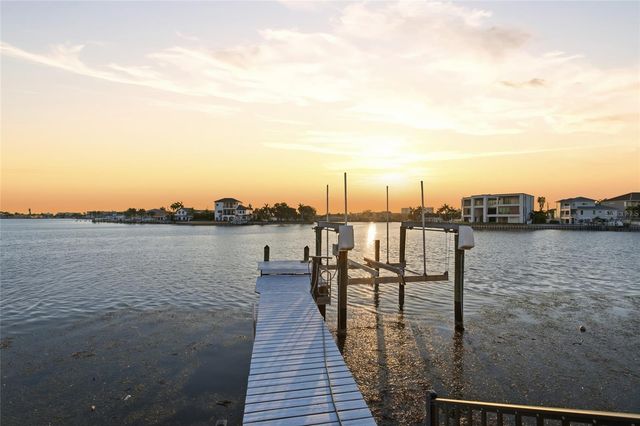 1818 DOLPHIN BOULEVARD S, St Petersburg, FL 33707