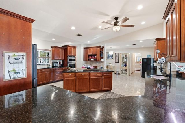 1818 DOLPHIN BOULEVARD S, St Petersburg, FL 33707
