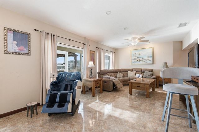 1818 DOLPHIN BOULEVARD S, St Petersburg, FL 33707