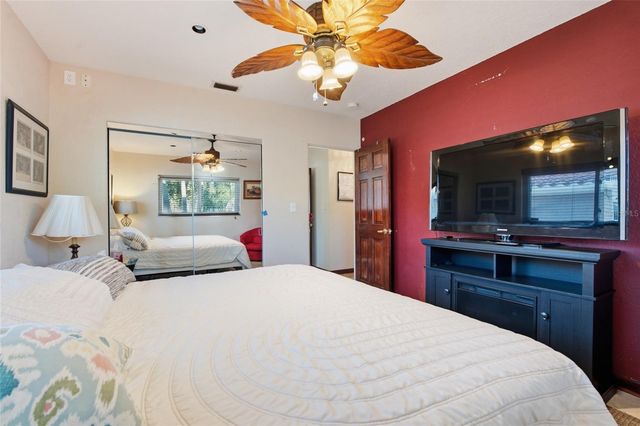 1818 DOLPHIN BOULEVARD S, St Petersburg, FL 33707
