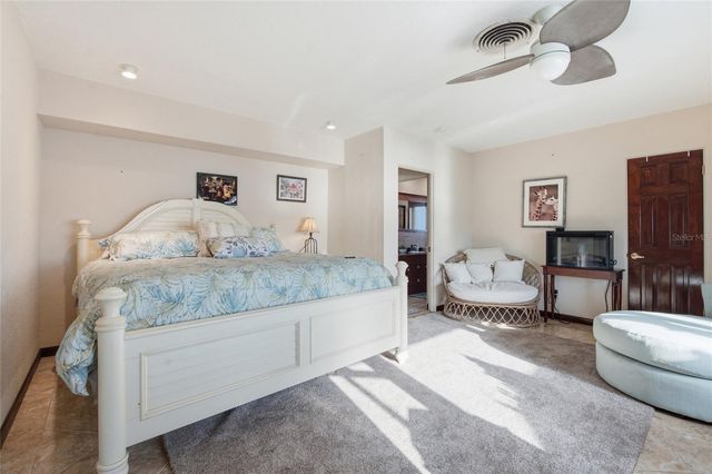 1818 DOLPHIN BOULEVARD S, St Petersburg, FL 33707