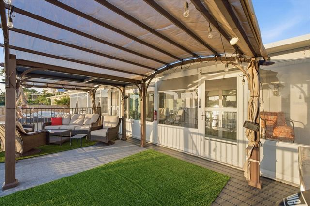 1818 DOLPHIN BOULEVARD S, St Petersburg, FL 33707