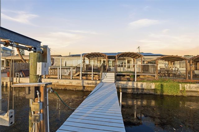 1818 DOLPHIN BOULEVARD S, St Petersburg, FL 33707