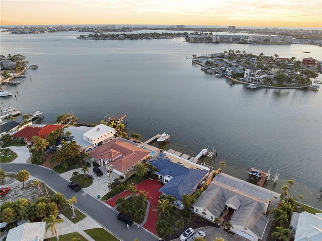 1818 DOLPHIN BOULEVARD S, St Petersburg, FL 33707