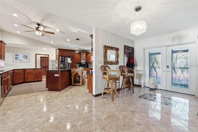1818 DOLPHIN BOULEVARD S, St Petersburg, FL 33707