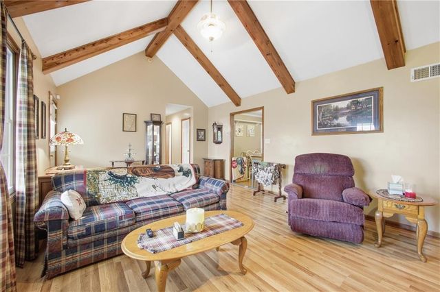 502 NE Fox Trail Drive, Blue Springs, MO 64014