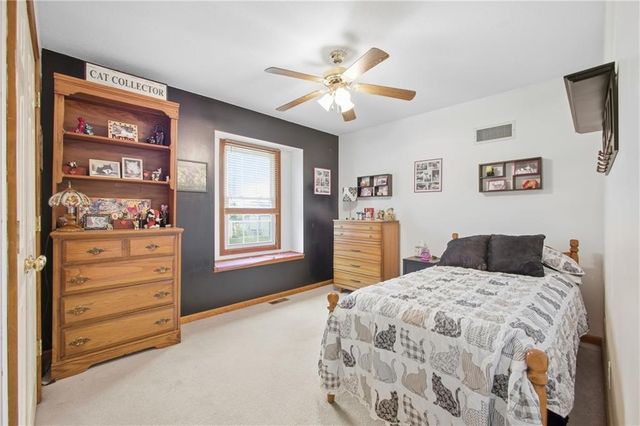 502 NE Fox Trail Drive, Blue Springs, MO 64014
