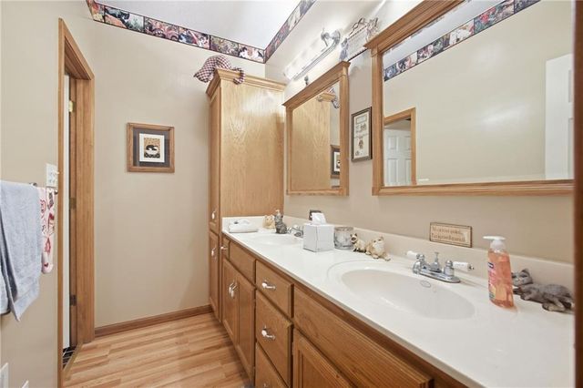 502 NE Fox Trail Drive, Blue Springs, MO 64014