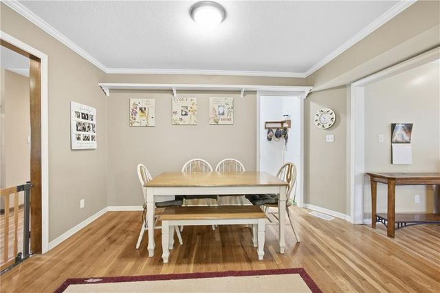 502 NE Fox Trail Drive, Blue Springs, MO 64014