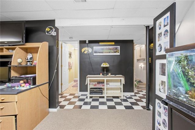 502 NE Fox Trail Drive, Blue Springs, MO 64014