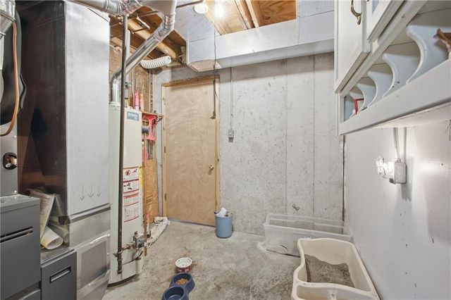 502 NE Fox Trail Drive, Blue Springs, MO 64014