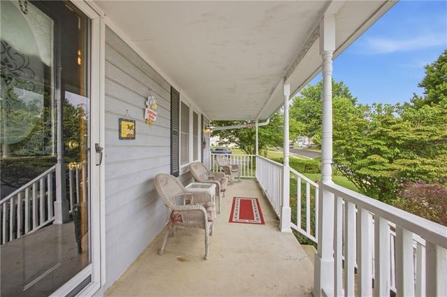 502 NE Fox Trail Drive, Blue Springs, MO 64014