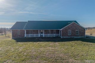 23598 Falcon Road, Lebanon, MO 65536