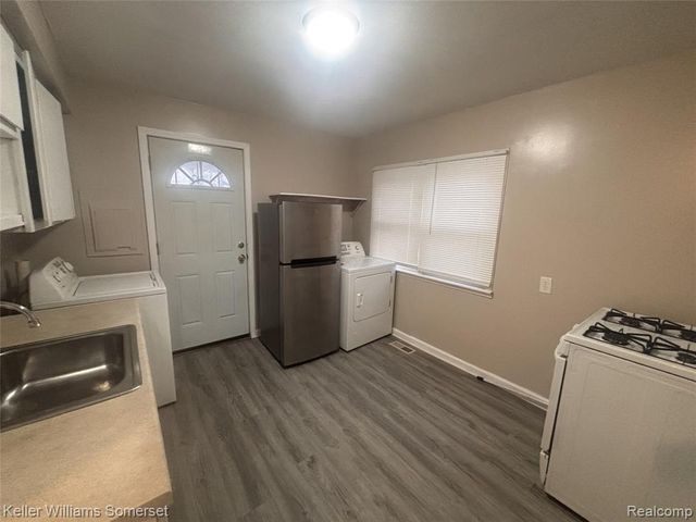 11236 Studebaker Avenue, Warren, MI 48089