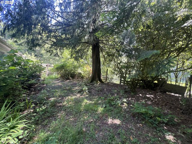 95007 NORTH WAY Ln, North Bend, OR 97459