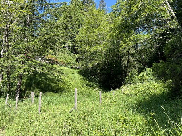 95007 NORTH WAY Ln, North Bend, OR 97459