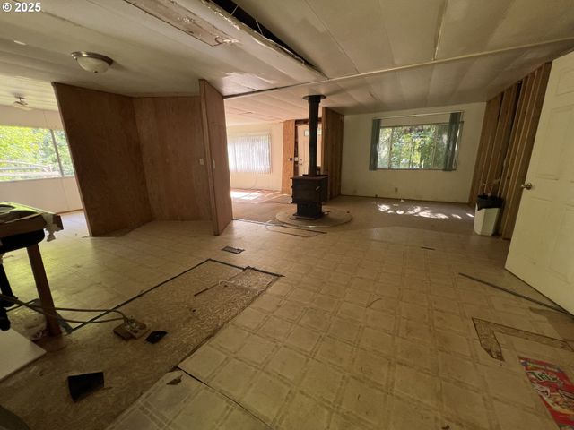 95007 NORTH WAY Ln, North Bend, OR 97459