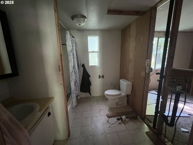 95007 NORTH WAY Ln, North Bend, OR 97459