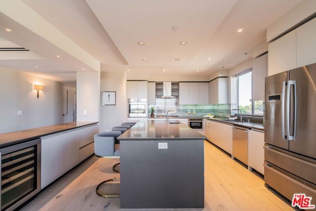 2391 Roscomare Road 401, Los Angeles, CA 90077