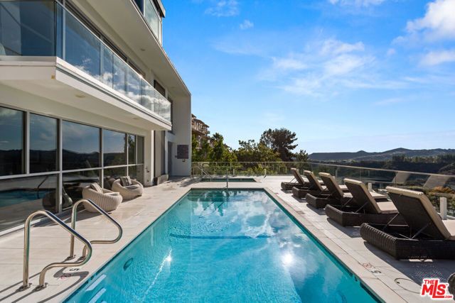 2391 Roscomare Road 401, Los Angeles, CA 90077