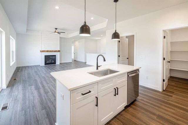 1744 E Kyle Circle, Beloit, WI 53511