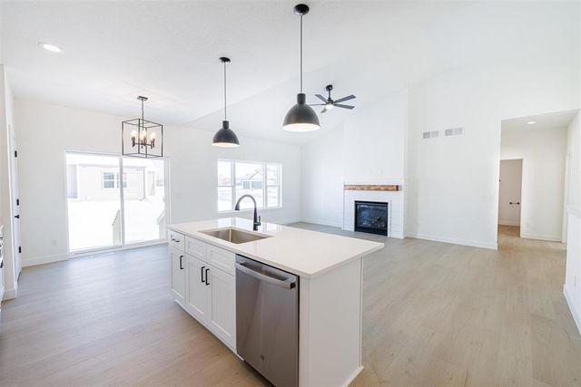 1744 E Kyle Circle, Beloit, WI 53511