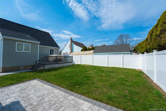 2381 Yorktown Street, Oceanside, NY 11572