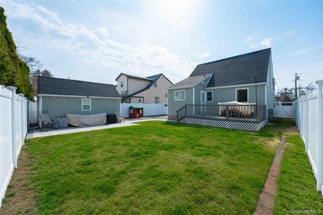 2381 Yorktown Street, Oceanside, NY 11572