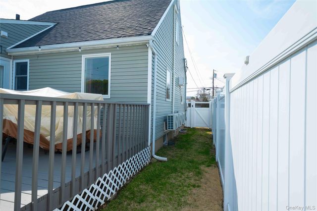 2381 Yorktown Street, Oceanside, NY 11572