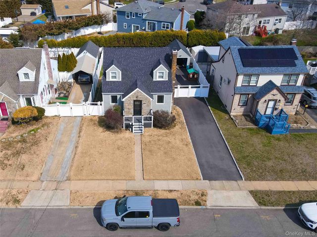 2381 Yorktown Street, Oceanside, NY 11572
