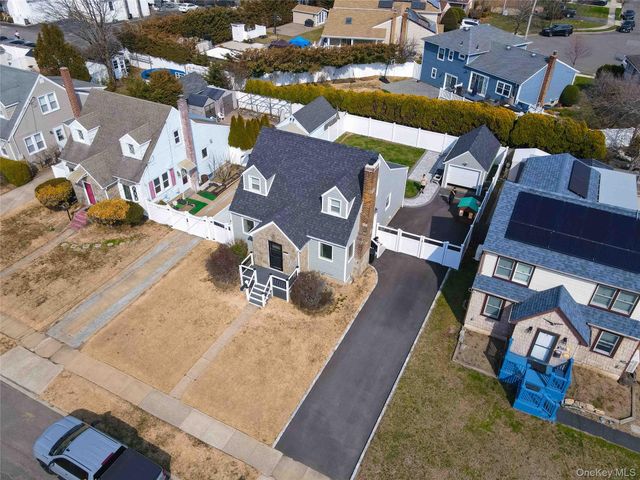 2381 Yorktown Street, Oceanside, NY 11572