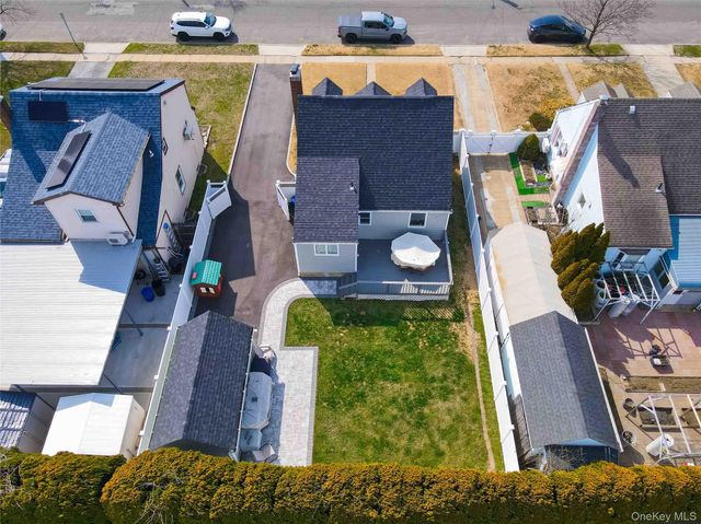 2381 Yorktown Street, Oceanside, NY 11572