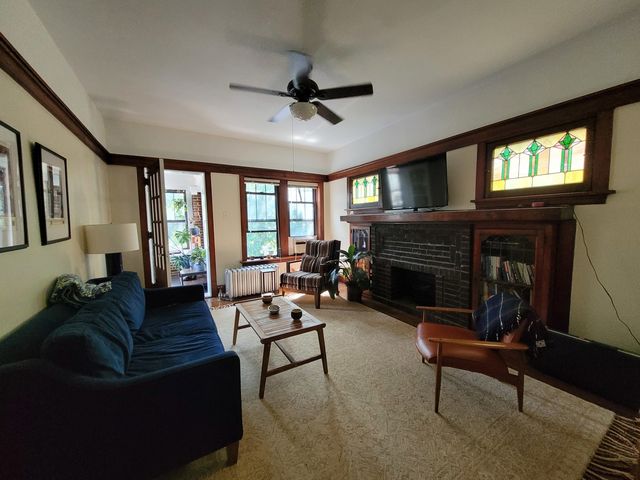 4422 N Greenview Avenue 3E, Chicago, IL 60640