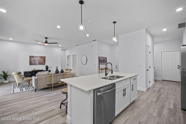 2668 Dennis Avenue SE, Palm Bay, FL 32909