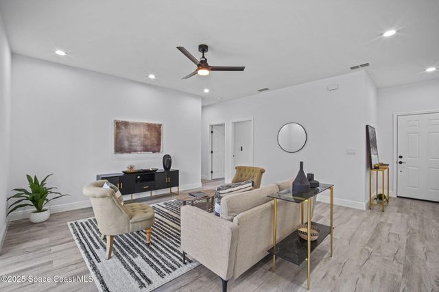 2668 Dennis Avenue SE, Palm Bay, FL 32909